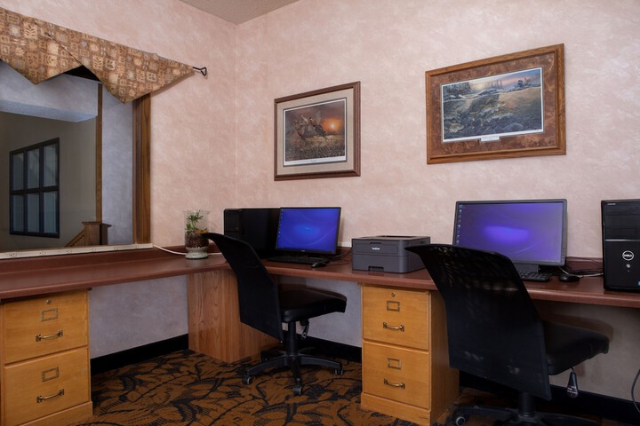 Business Center 40 of 43