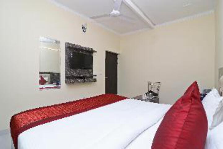 Room 14 of 20