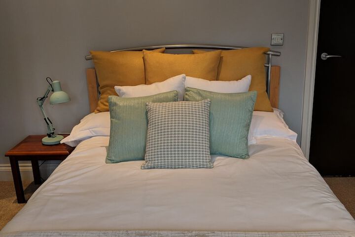 Room 10 of 42