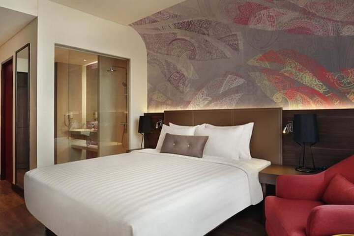 Room 3 of 64