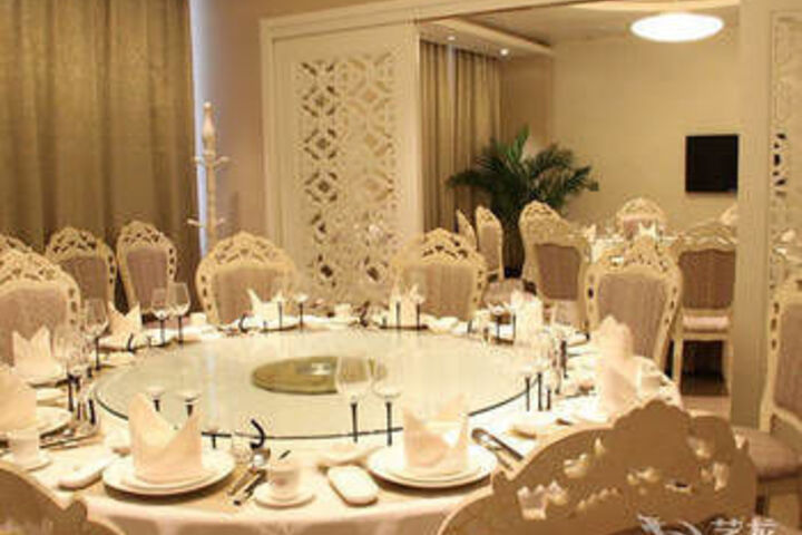 Dining 37 of 39