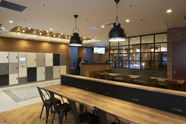 Entrance & Lobby
