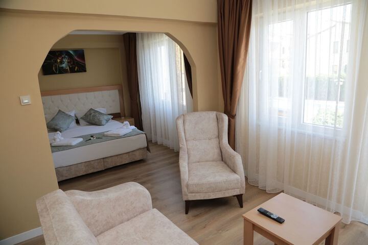 Room 2 of 58
