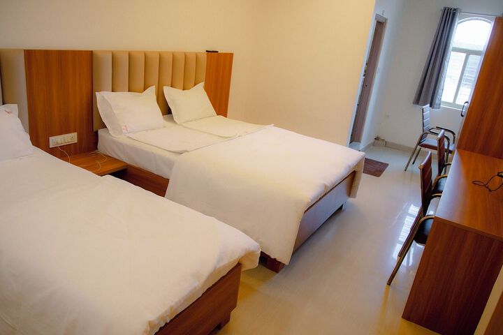 Room 27 of 45