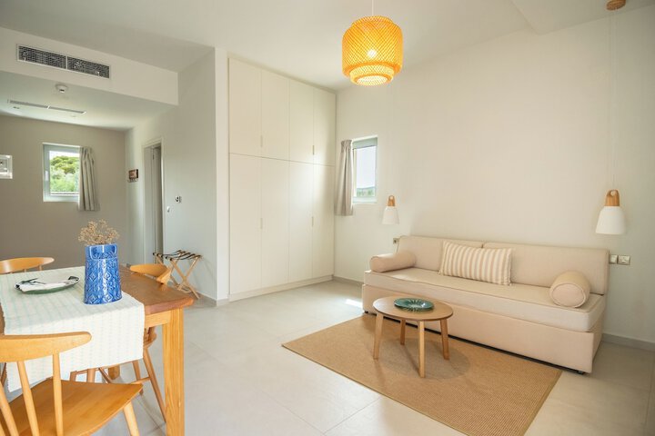 Room 120 of 259