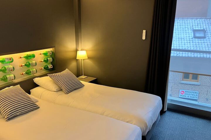 Room 41 of 65