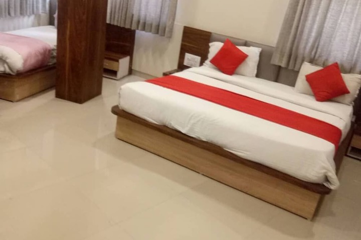 Room 2 of 9
