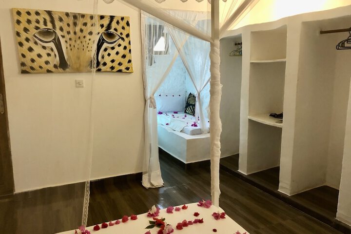 Room 28 of 150
