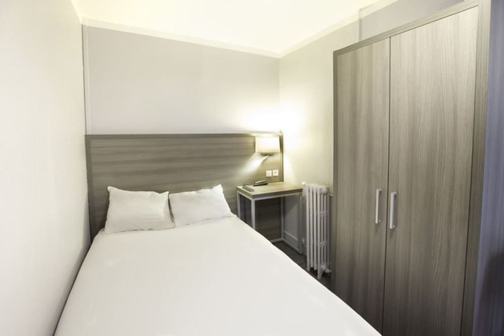 Room 3 of 15