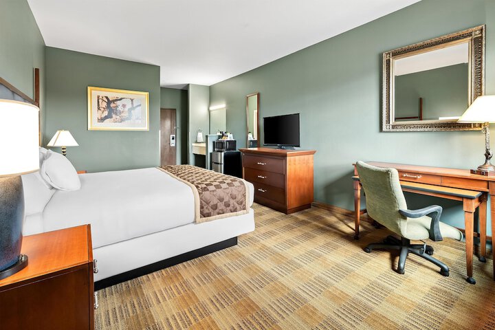 Room 10 of 32