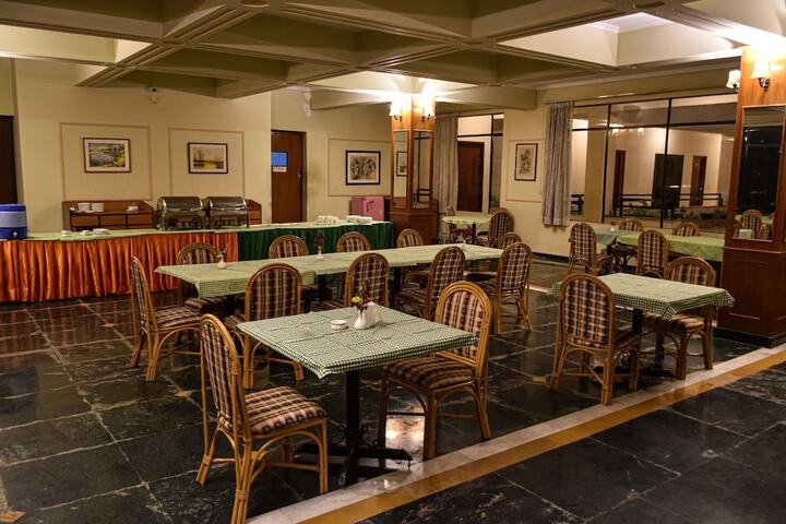 Dining 44 of 66