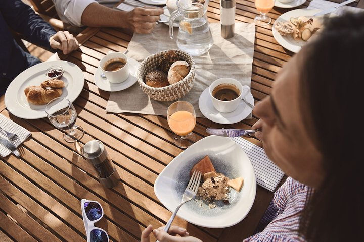 Breakfast/Coffee Service 85 of 117