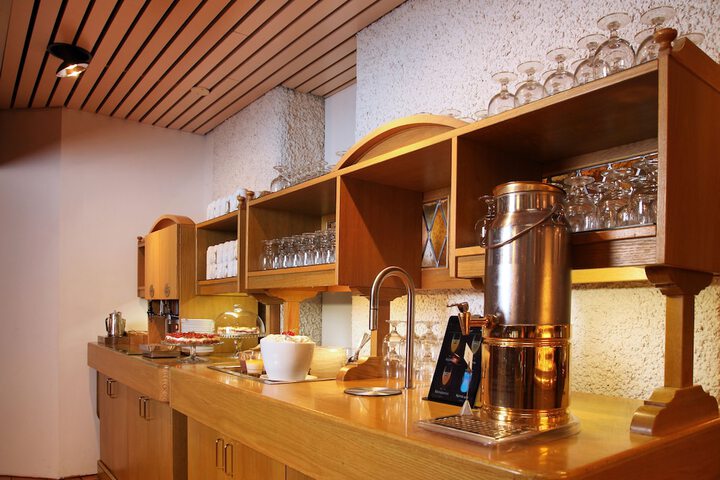 Breakfast/Coffee Service 29 of 51