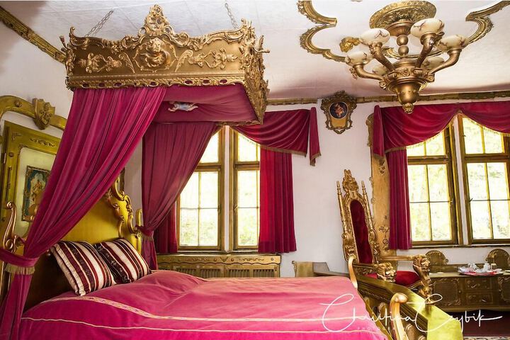 Room 10 of 40