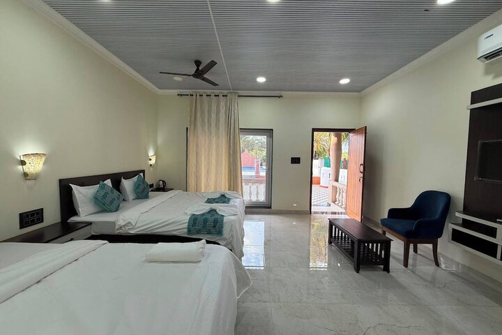 Room 15 of 34