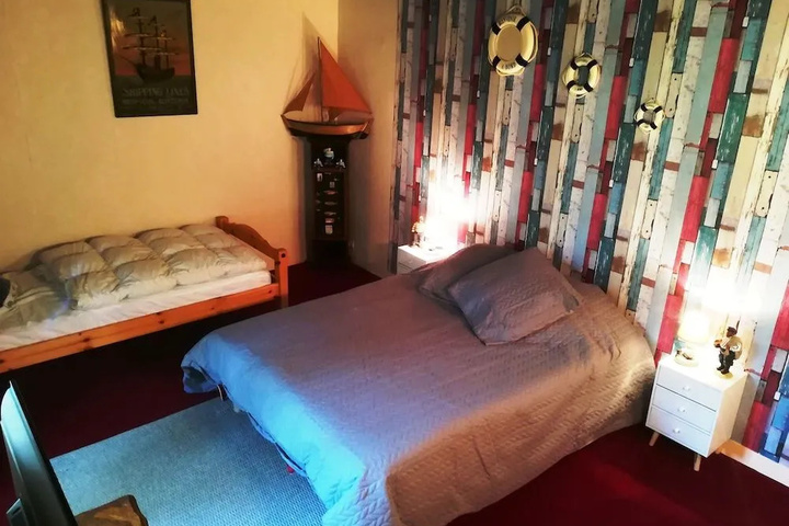 Room 6 of 17
