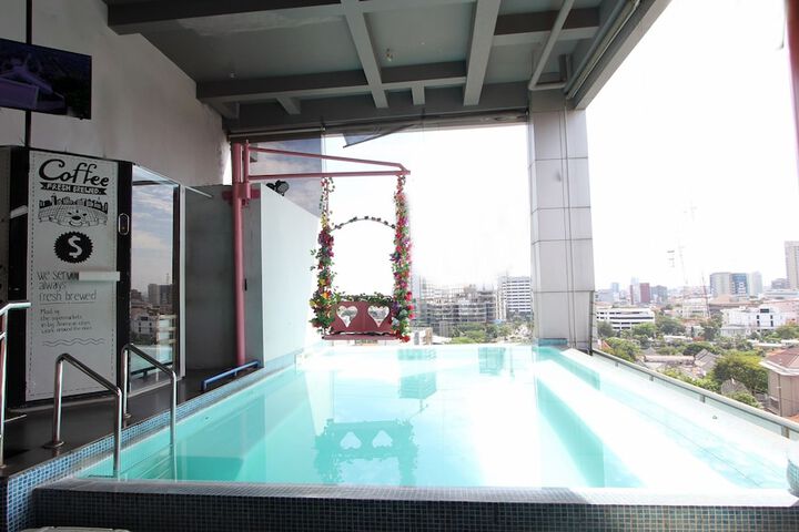 Pool 12 of 26