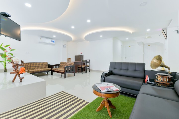 OYO 14865 HOME MODERN 2BHK KOCHI AIRPORT