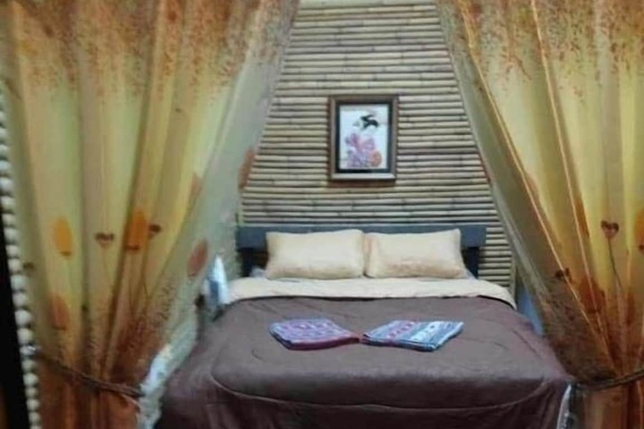 Room 9 of 29