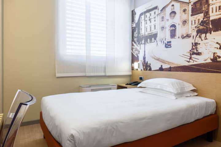 Room 4 of 57