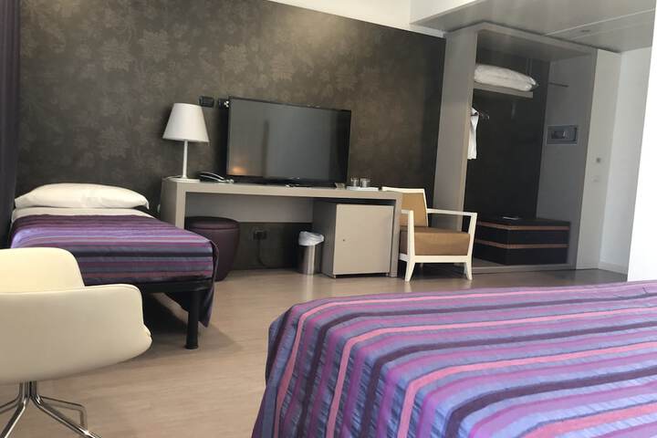Room 28 of 69