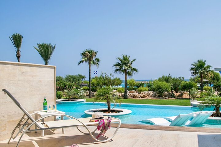 Pools & Facilities