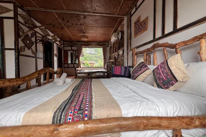 Room 8 of 48