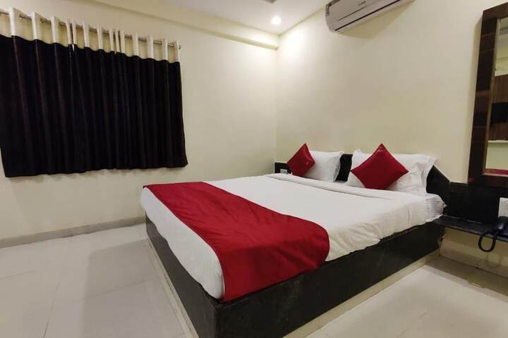 Room 2 of 18