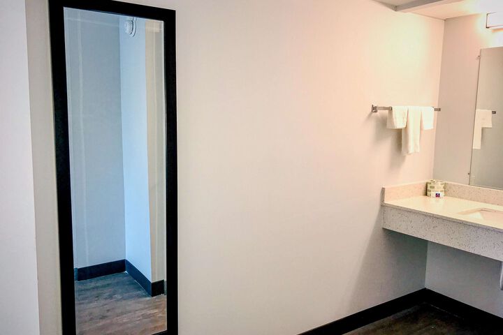 Room 12 of 39