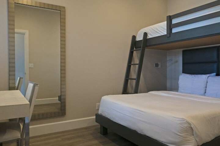 Room 85 of 219