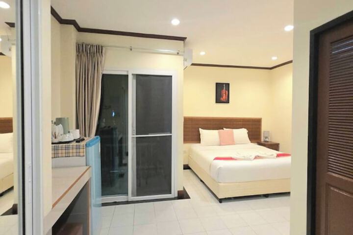 Room 17 of 39