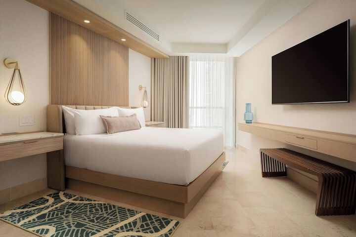 Room 52 of 155