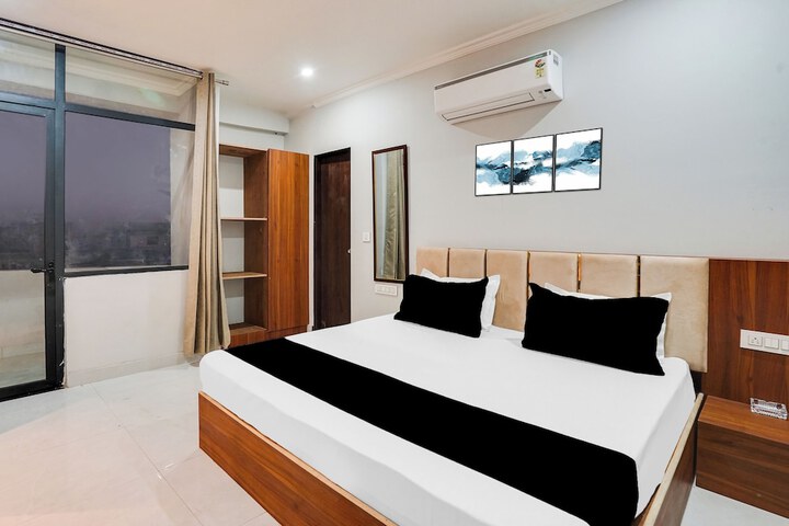 Room 10 of 29