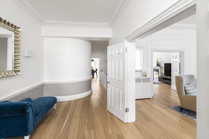 Room 52 of 250