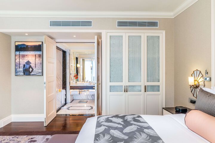 Room 28 of 109