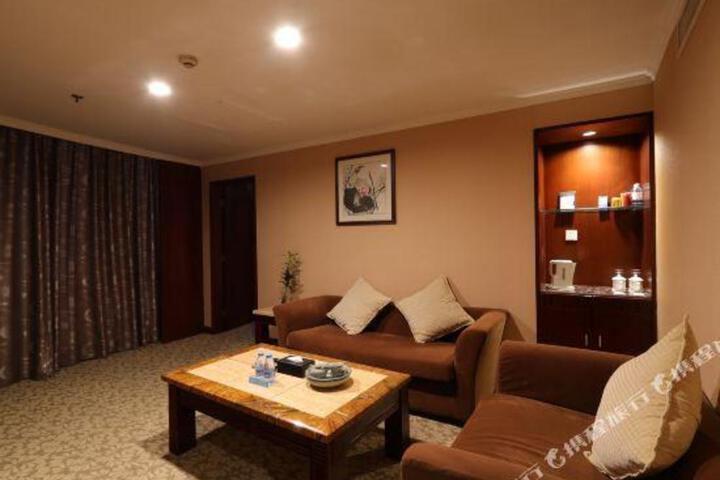 Huatian Century Hotel