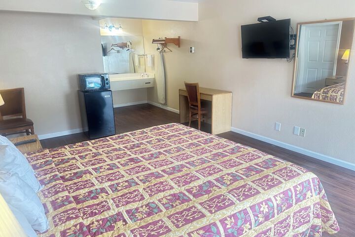 Room 8 of 35