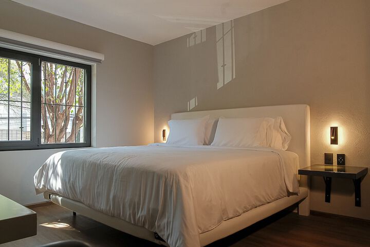 Room 4 of 34
