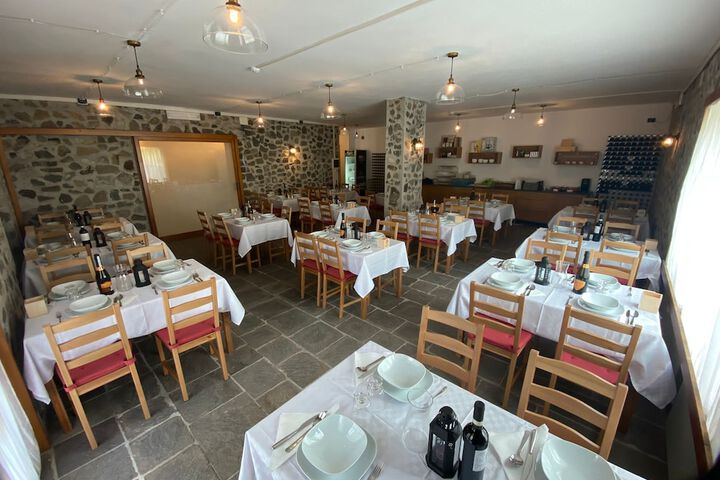 Dining 11 of 22