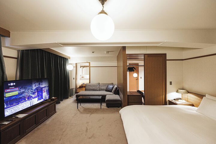 Room 30 of 106