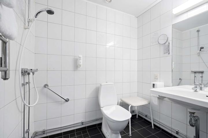 Clean Restrooms