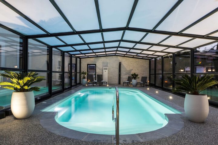 Pools & Facilities