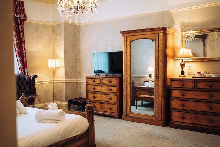 Room 25 of 54