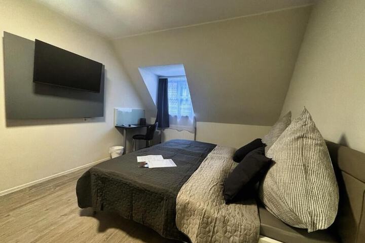 Room 18 of 60