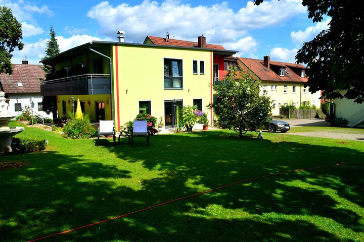 Hotel Exterior 72 of 77