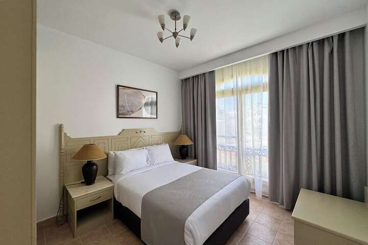 Room 21 of 168