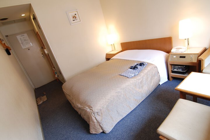 Room 5 of 28