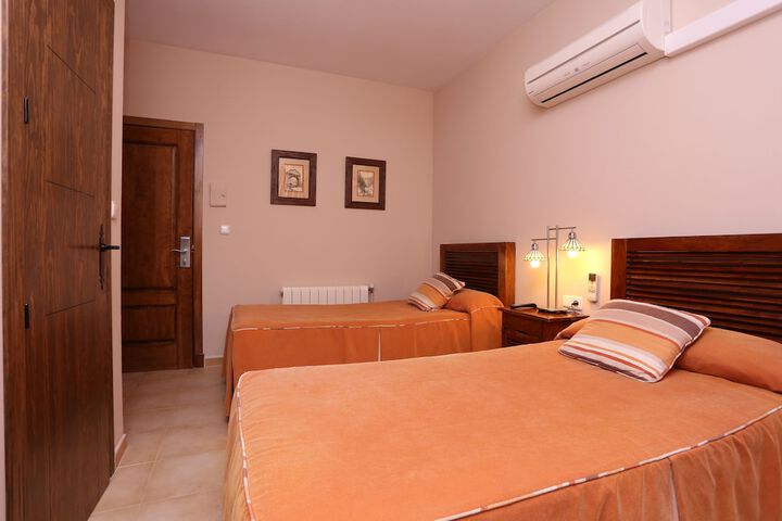 Room 17 of 46