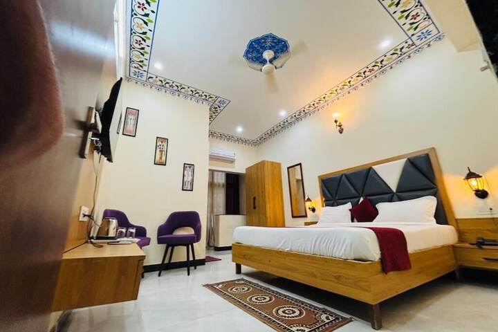 Room 2 of 15