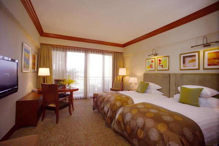 Room 5 of 25
